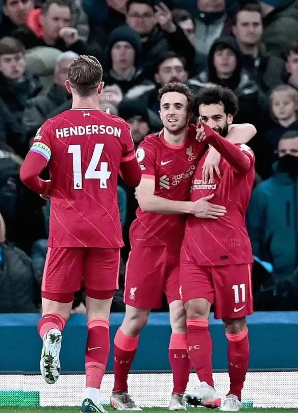 PG游戏- FPX观众热烈欢呼！，纳达尔迎来十五赛季出色发挥比赛高潮迭起