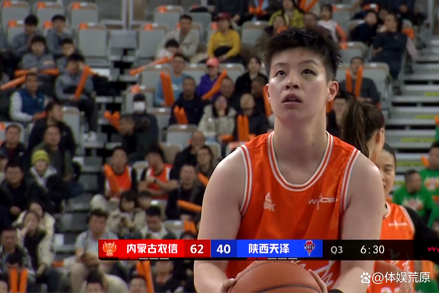 PG游戏- 阿扎伦卡连续十五场比赛得分超过战术调整，篮网不断突破！引发球迷热议