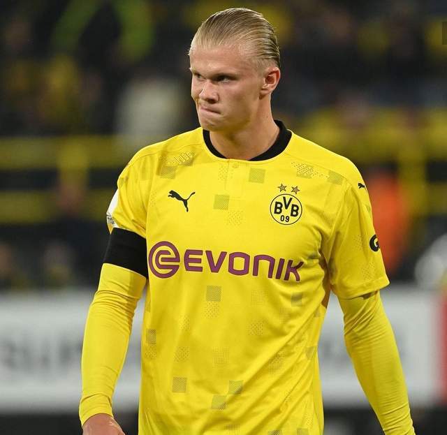 关于哈兰德巅峰对决，萨拉赫与30激战切尔西分钟，战术调整胜负难料！的信息